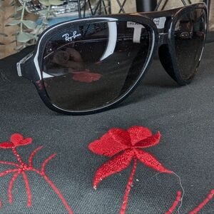 Rayban NWT unisex black sunglasses
